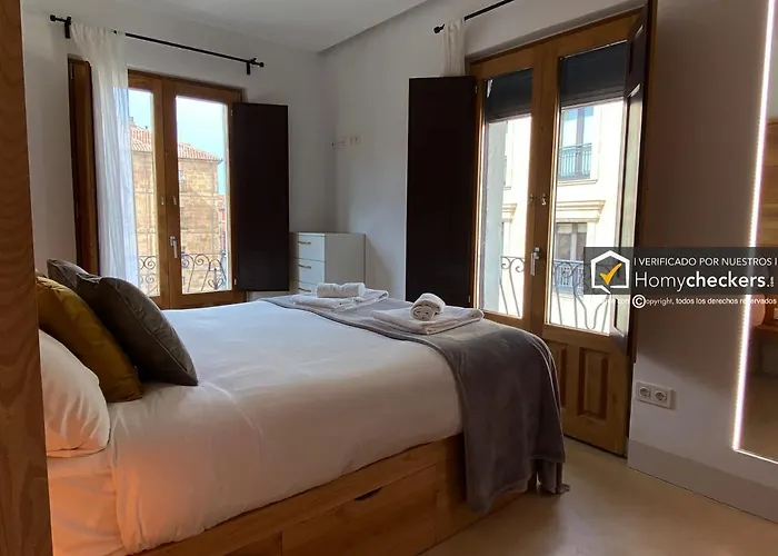 Homyat Poeta Iglesias 2 * Salamanca